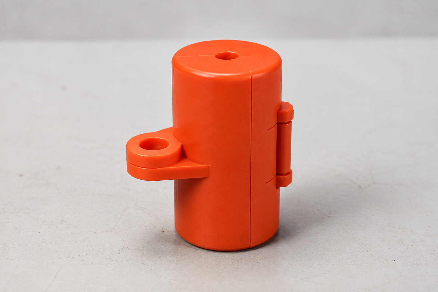 Build & check the sample — A custom hinged lockout body